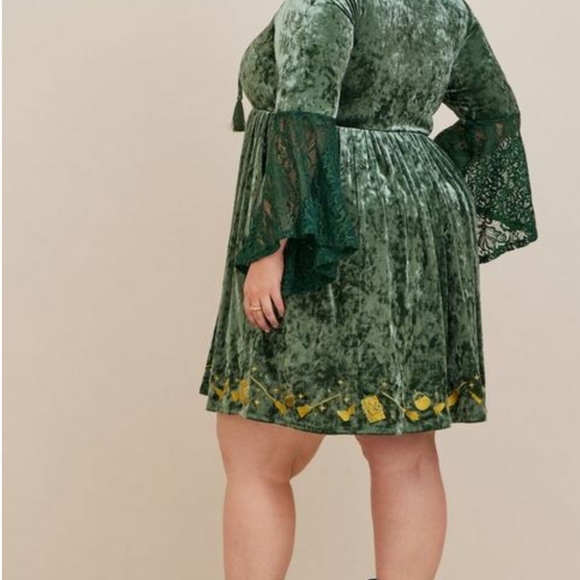 Disney Hocus Pocus Crushed Velvet Lattice Front Dress Torrid - Picture 3 of 3